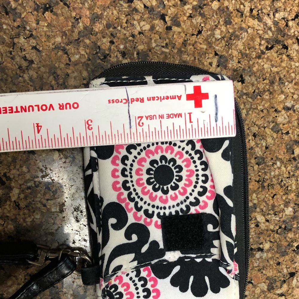 Thirty-one wristlet. - Picture 14 of 15